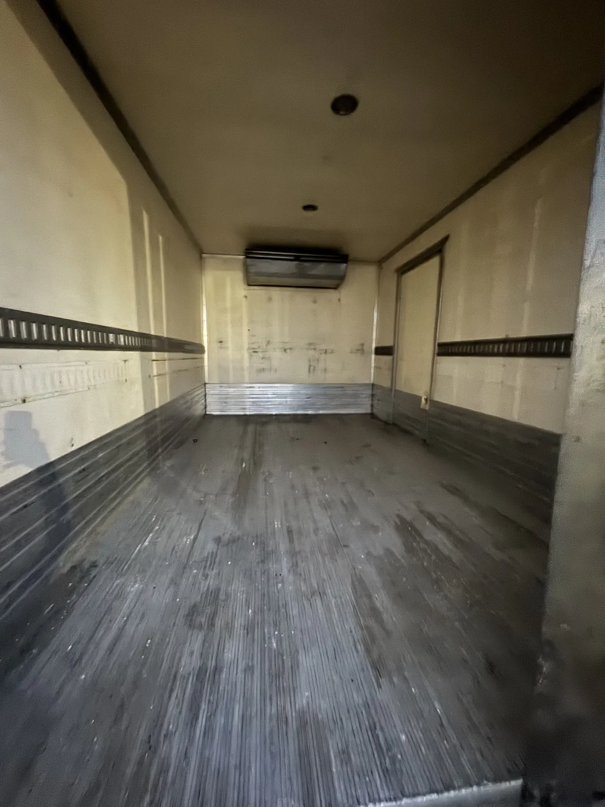 Same box truck interior emptied